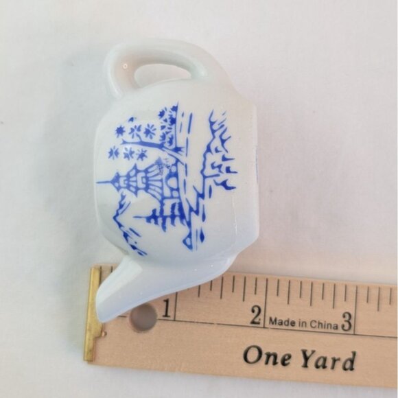 Vintage 1960s Japanese Porcelain Miniature Childs Tea Set 9 Pc Blue White Japan - Picture 8 of 9